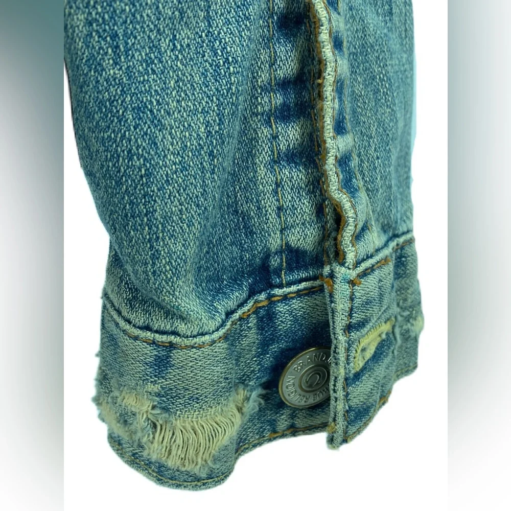 SOLD 😁 True Religion Distressed Denim Jacket - Picture 11 of 12